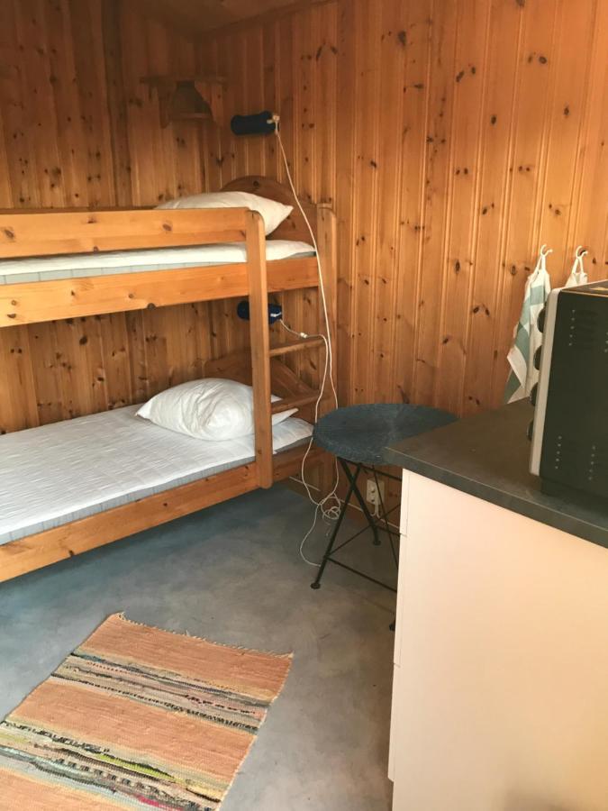 Bjoersjoeas Vildmark - Small Camping Cabin Close To Nature Olofstorp Экстерьер фото